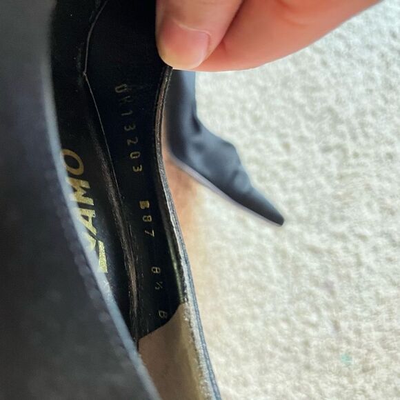 Salvatore Ferragamo Women's Velvet Fabric Mid Height Heels Pumps Black Size 8.5 - Picture 7 of 7